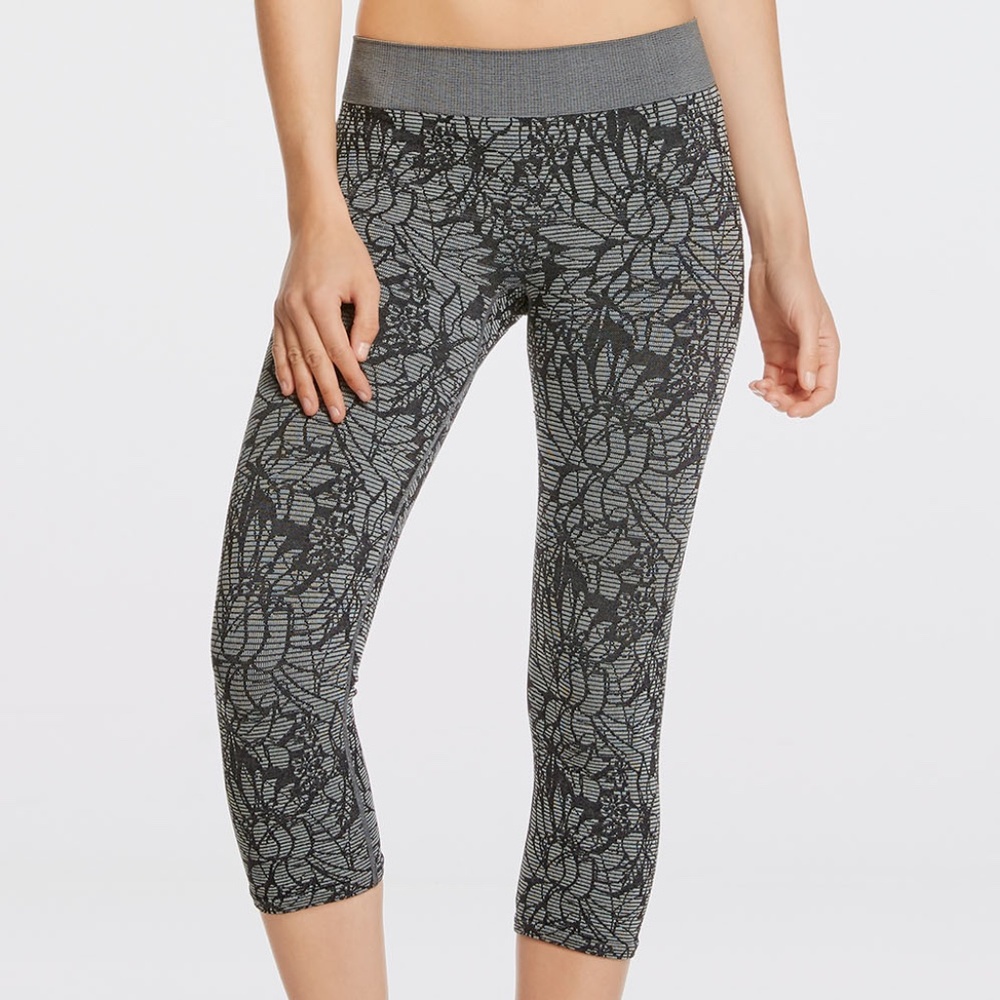 Fabletics Sebastian Seamless Tight - Size S
